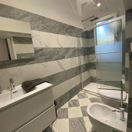 Sonnino House Apartamento *